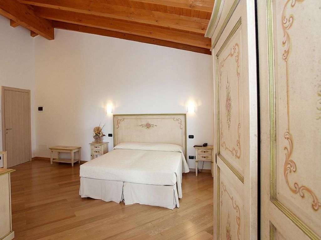 Relais Fontana Rosa B&B Wellness Caprino Veronese Kamer foto