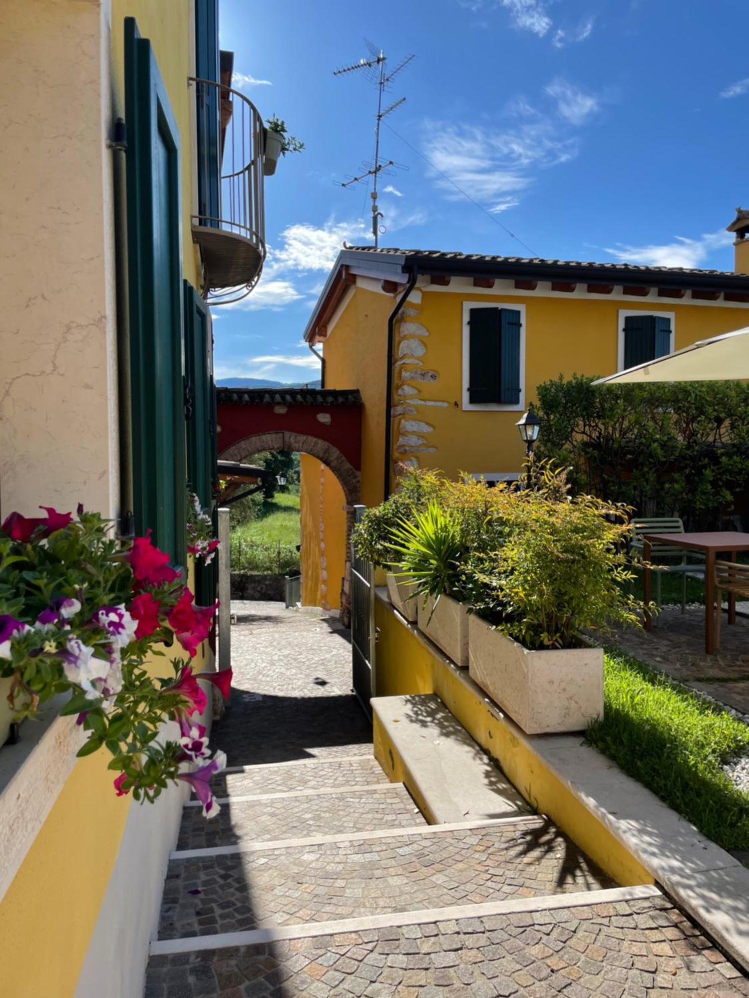 Relais Fontana Rosa B&B Wellness Caprino Veronese Buitenkant foto